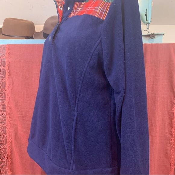 Crown & Ivy navy and red plaid fleece pullover Pxl - Picture 3 of 7